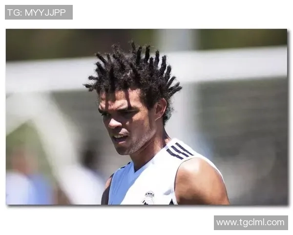 足球明星们的骚气发型大盘点谁的造型最具魅力与个性 足球明星们的骚气发型大盘点谁的造型最具魅力与个性